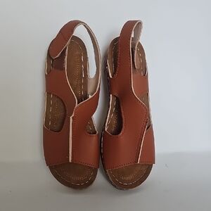 Women's Tan Sandals